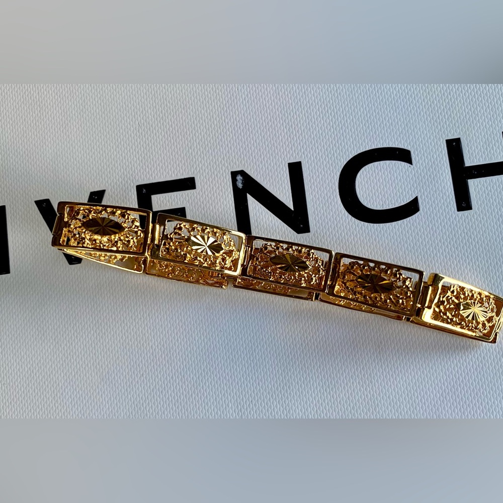 Vintage  Gold Textured Women's Bracelet